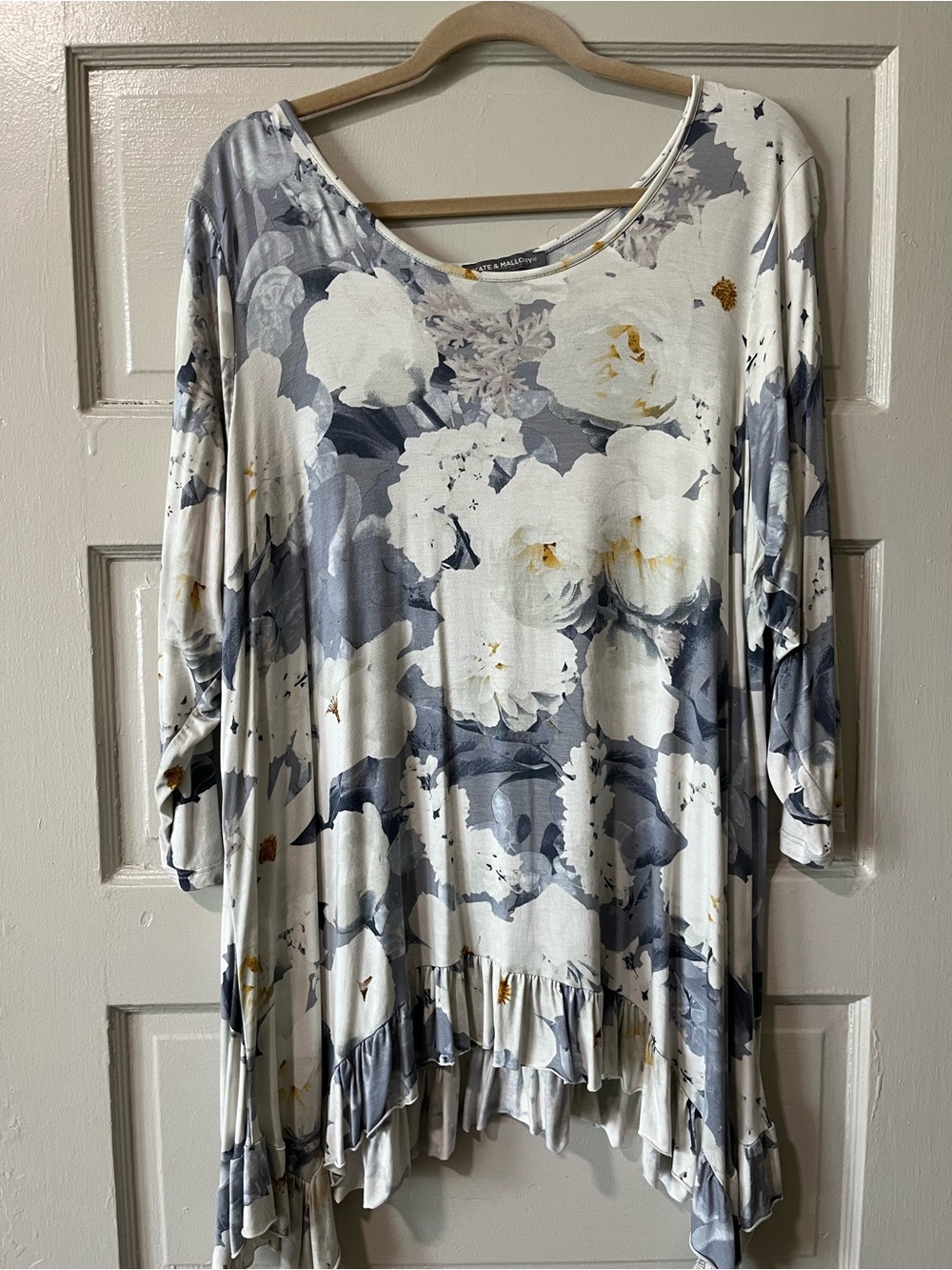 Kate & Mallory White and Gray Floral Ruffle-Hem Tunic